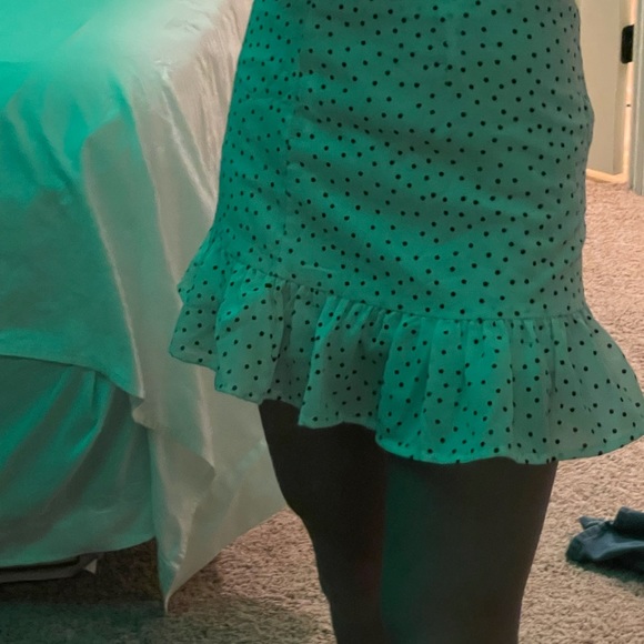 Adorable polka dot skirt! 🖤 - Picture 3 of 6